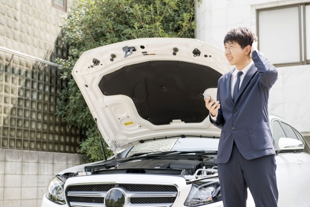 突然の車トラブルで焦る